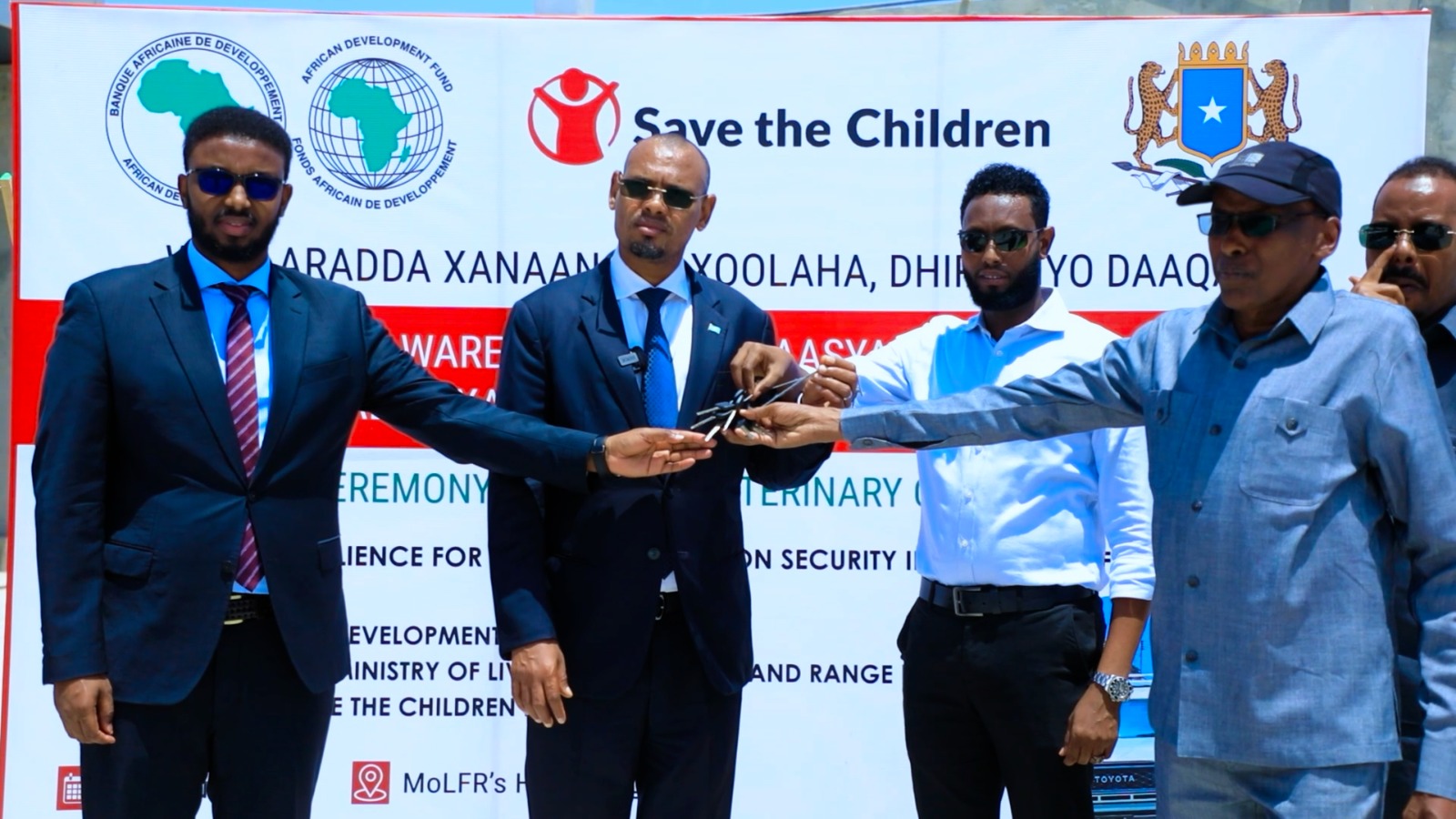 Wasaaradda Xanaanada Xoolaha Dhirta iyo Daaqa ee XFS oo la wareegtey Gaadiid Ambulance ah oo loogu talagalay in loogu shaqeeyo Caafimaadka xoolaha