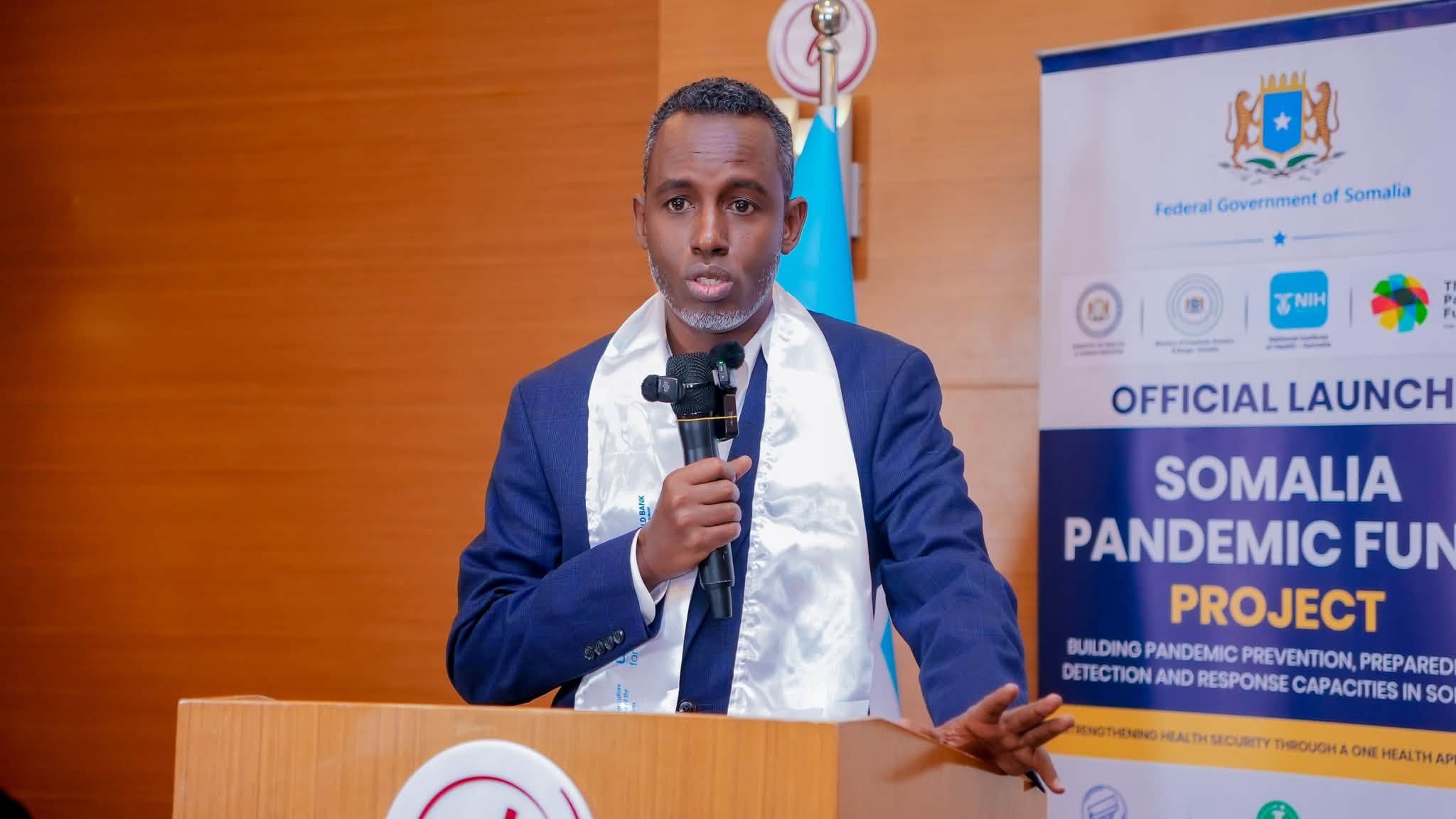 Agaasimaha Guud ee Wasaaradda Xannaanada Xoolaha, Dhirta iyo Daaqa XFS, Dr. Guled Abdijalil oo maanta magaalada Muqdisho kaga qeyb galay daahfurka Mashruuca Sanduuqa U-diyaargarowga Aafooyinka